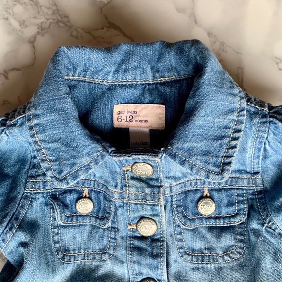 🔥HOST PICK!🔥 Gap Jeans Baby Jean Jacket 6-12 months - Picture 2 of 7
